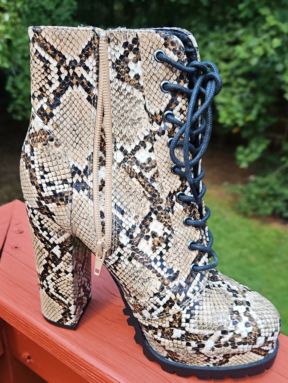 Wild Diva Beige Tan Black Snake-Print Lace-Up Block Heel Boots Size 7.5 Platform